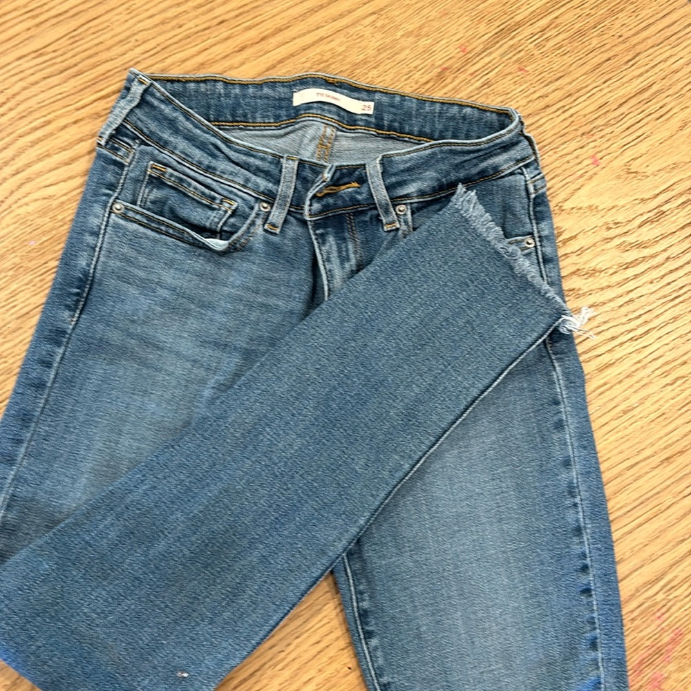Levi’s 711 Skinny Jeans Medium Wash